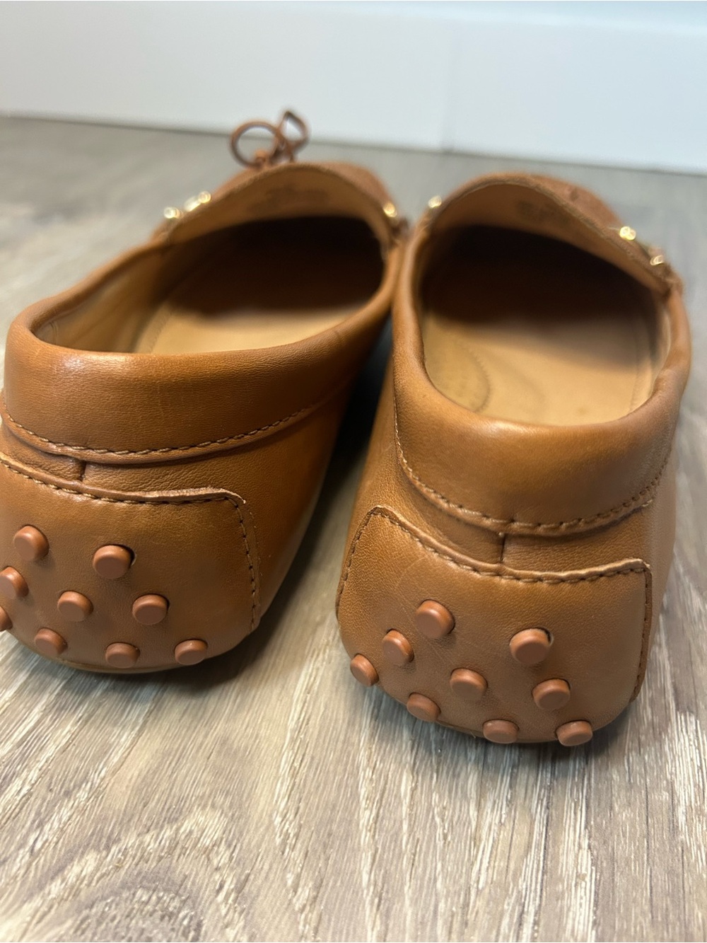 Lauren Ralph Lauren Tan Leather Loafers with Gold Hardware - Picture 2 of 6